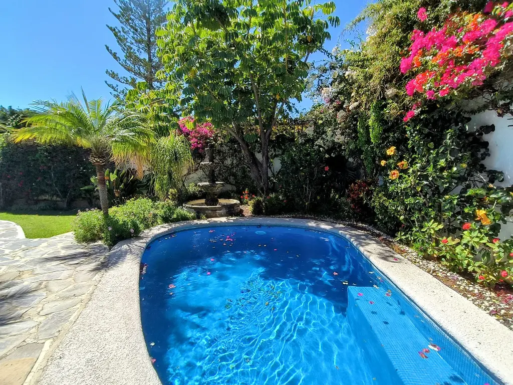 CR80 POOL FOUNTAIN.webp